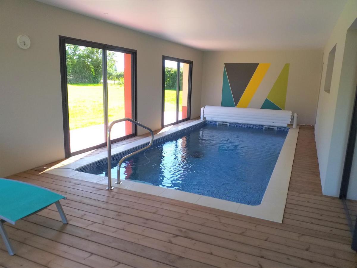 Piscine intérieure privée chauffée toute l'année à 29 Quiévrecourt Exterior foto